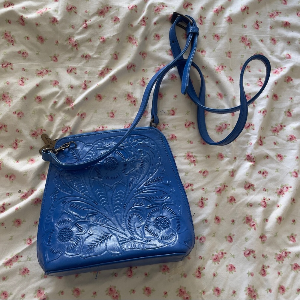 Kuriosa Elegant Blue Floral Crossbody Bag
